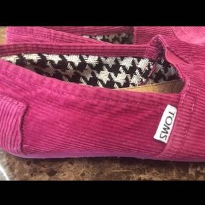 Toms size 7